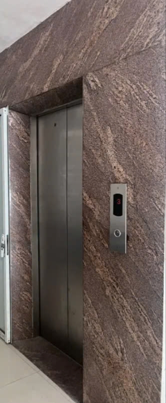 cho thuê nhà mới, hai cửa đi, Hoàng Văn Thái, 102m2x 5T vỉa hè 28 Tr