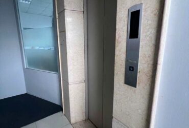 cho thuê nhà hai cửa đi, mới, Hoàng Cầu, 100m2x 4T vỉa hè 32 Tr