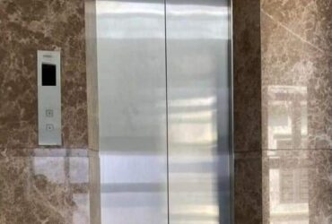 Cho thuê nhà lô góc, mới , thang máy,vỉa hè, 118m2- 5T, Duy Tân_45 Tr