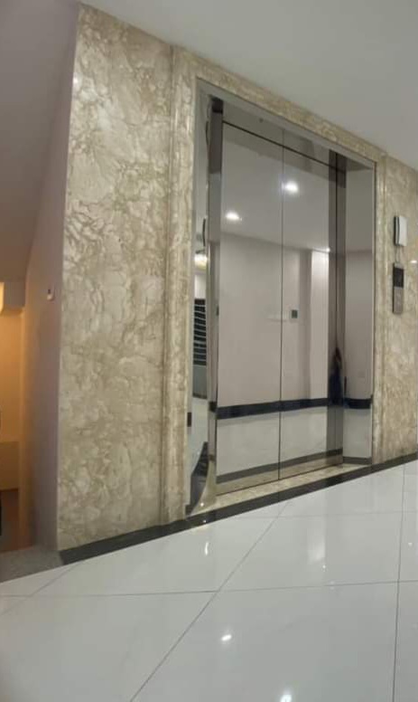 Tôi cho thuê nhà mới, hai cửa đi ,vỉa hè, 117m2- 5T, Chùa Láng_45 Tr