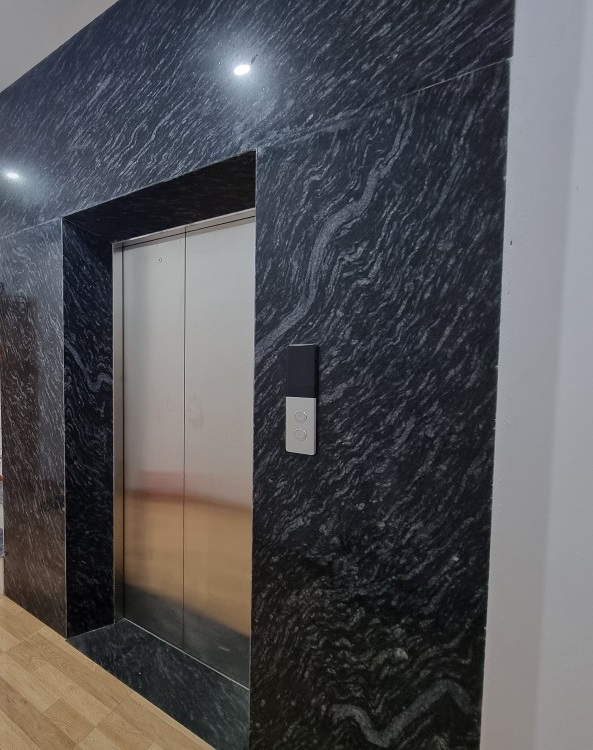 Mình cho thuê nhà mới, hai mặt tiền, Thụy Khuê, 107m2x 4T vỉa hè 30 Tr