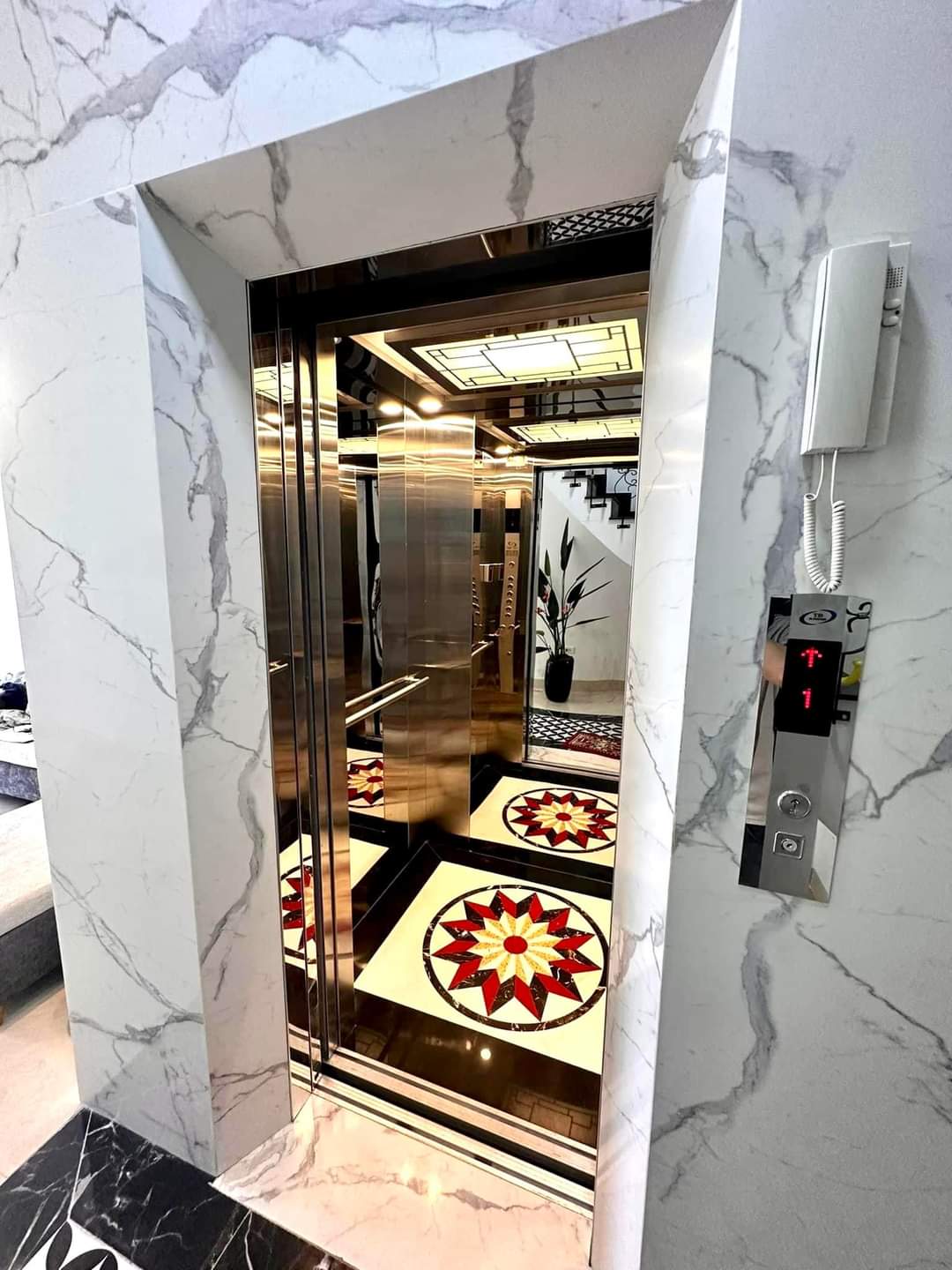 Nhà tôi cần cho thuê nhà mới, lô góc, 99m2_ 5T; vỉa hè, Đội Cấn-35 Tr