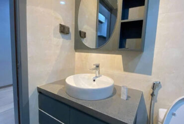 Cho thuê Nhà hàng, VP, KD, Lạc Long Quân, 105m2x 4T vỉa hè 30 Tr