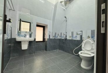 Mình cho thuê Nhà hàng, VP, KD, Trúc Bạch; vỉa hè 103m2* 5T- 30 Tr