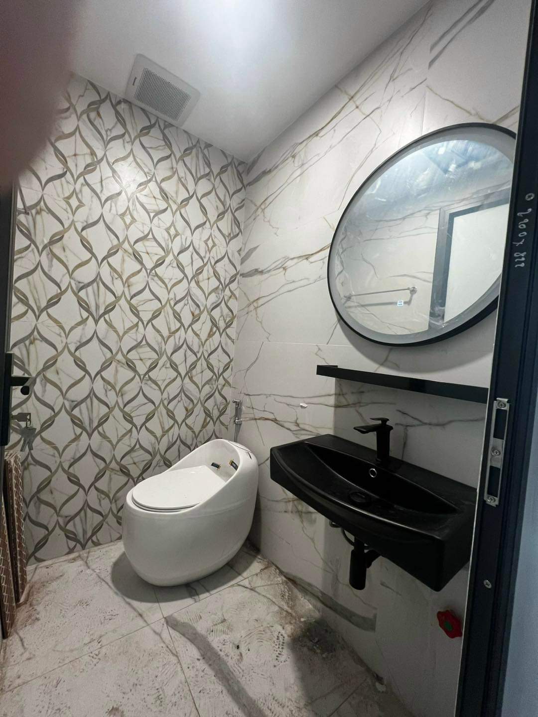 Mình chủ nhà cho thuê nhà mới, lô góc, Xã Đàn, 96m2x 4T vỉa hè 32 Tr