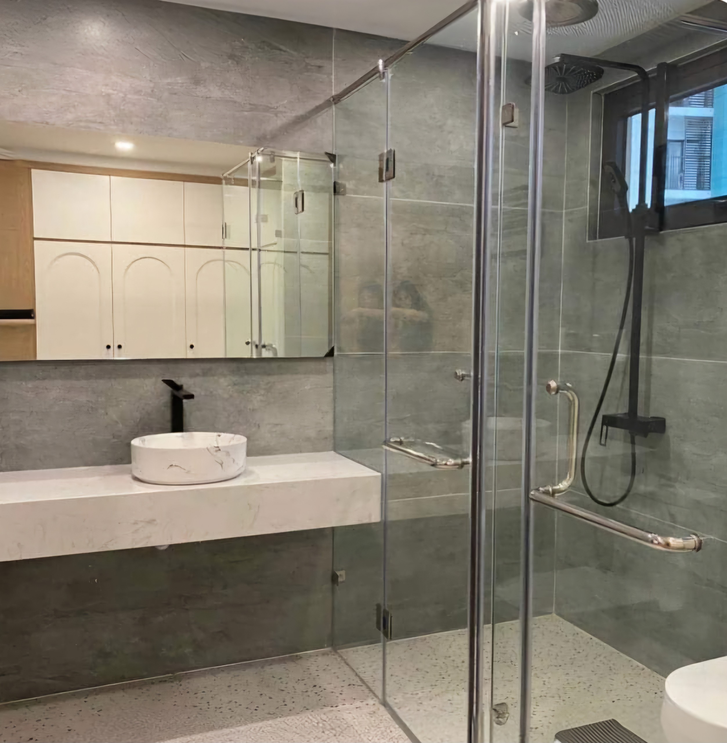 Nhà mình cho thuê nhà mới, hai cửa đi, Đội Cấn; vỉa hè 98m2* 5T- 30 Tr