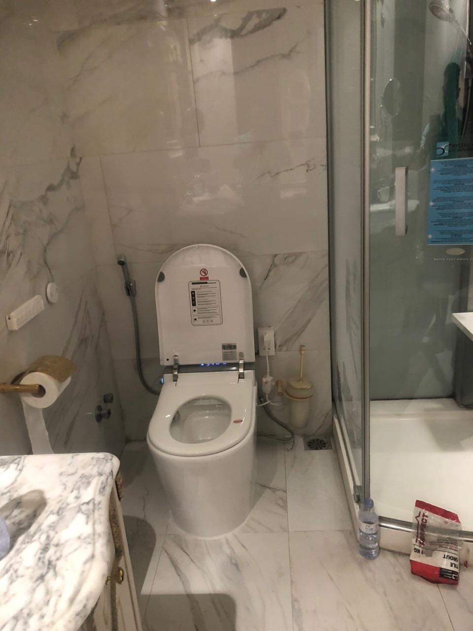 Tôi chủ nhà cho thuê nhà mới, lô góc, Chùa Láng; vỉa hè 97m2* 4T- 33 Tr