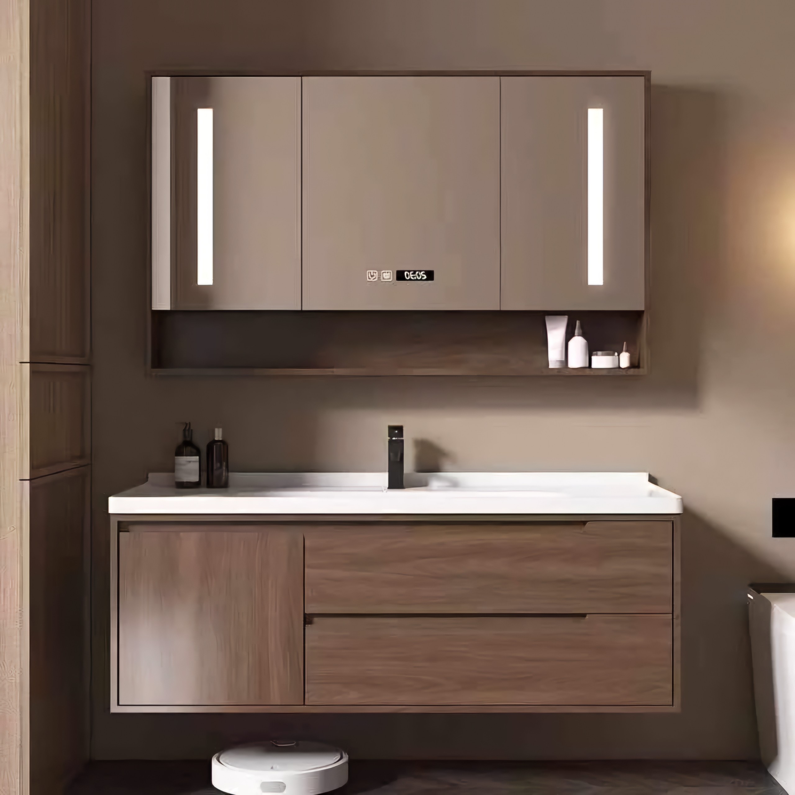 Cho thuê nhà lô góc, mới , thang máy,vỉa hè, 118m2- 5T, Duy Tân_45 Tr