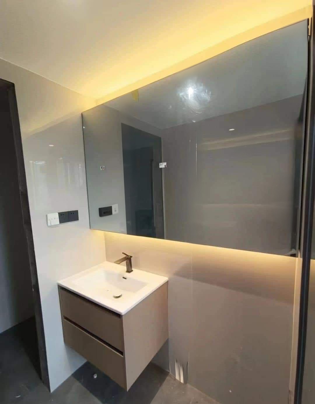 Hot! Mình cho thuê nhà mới, căn góc, Thái Hà; vỉa hè 118m2* 5T- 44 Tr