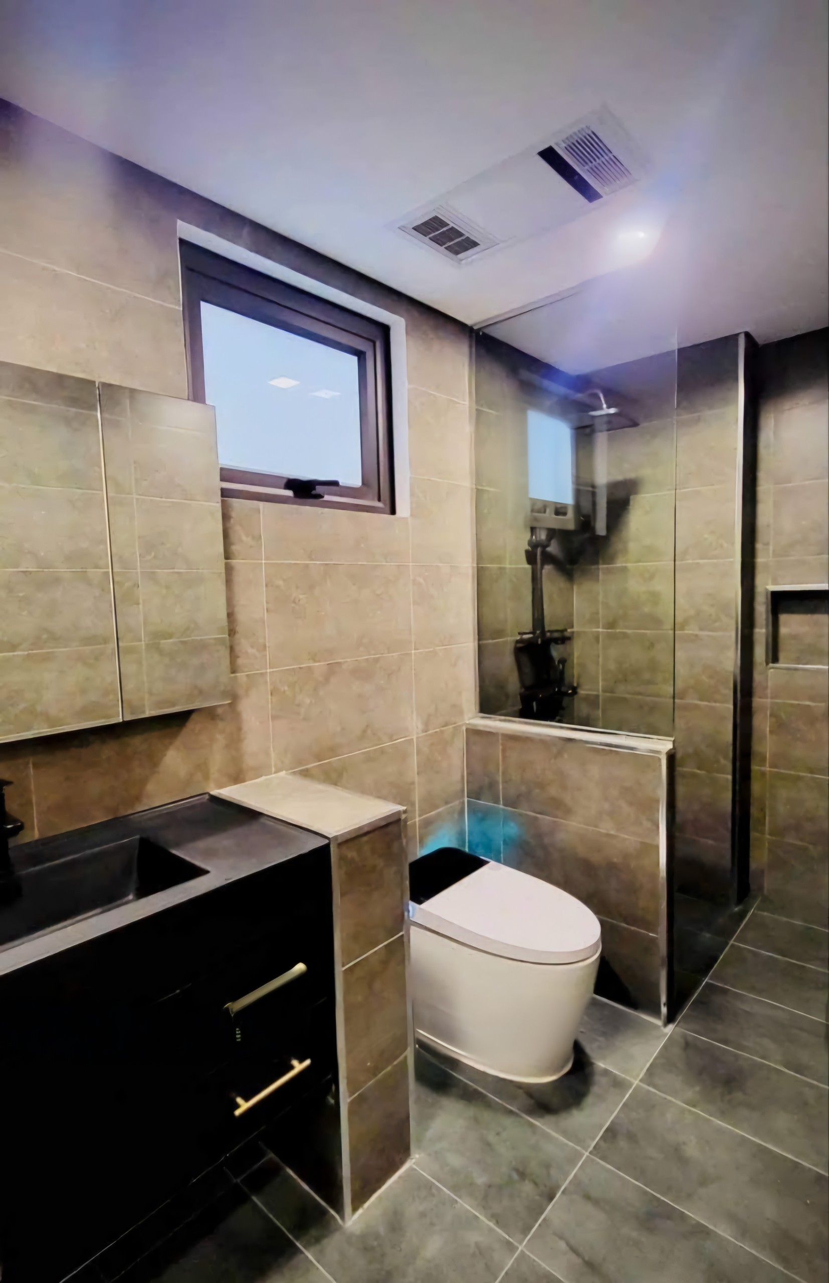 Cho thuê nhà mới, hai mặt tiền, 98m2_ 4T; vỉa hè, Trần Nhân Tông-29 Tr