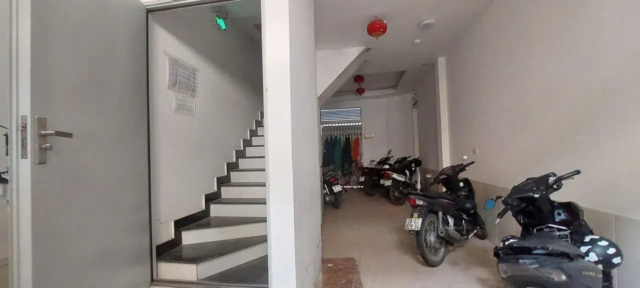 Bán Nhà Trại Tóc Ô Chợ Dừa 37/42m2. 6 tầng. mặt tiền 3.8m. giá 10.8 Tỷ Đống Đa Hà Nội