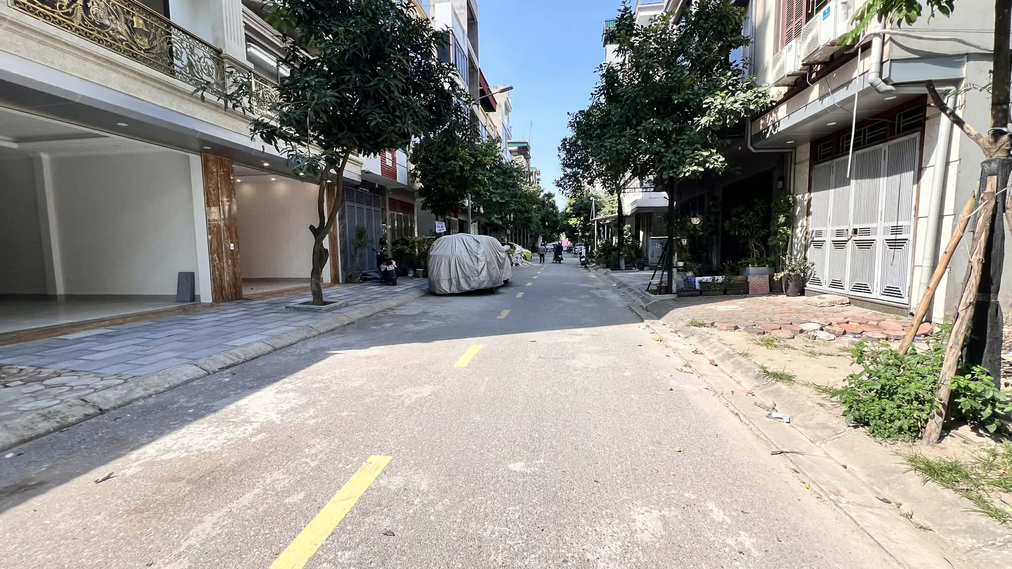 nhà đẹp Thạch Bàn, 6 tầng thang máy, vỉa hè, ôtô tránh, kinh doanh, full nội thất