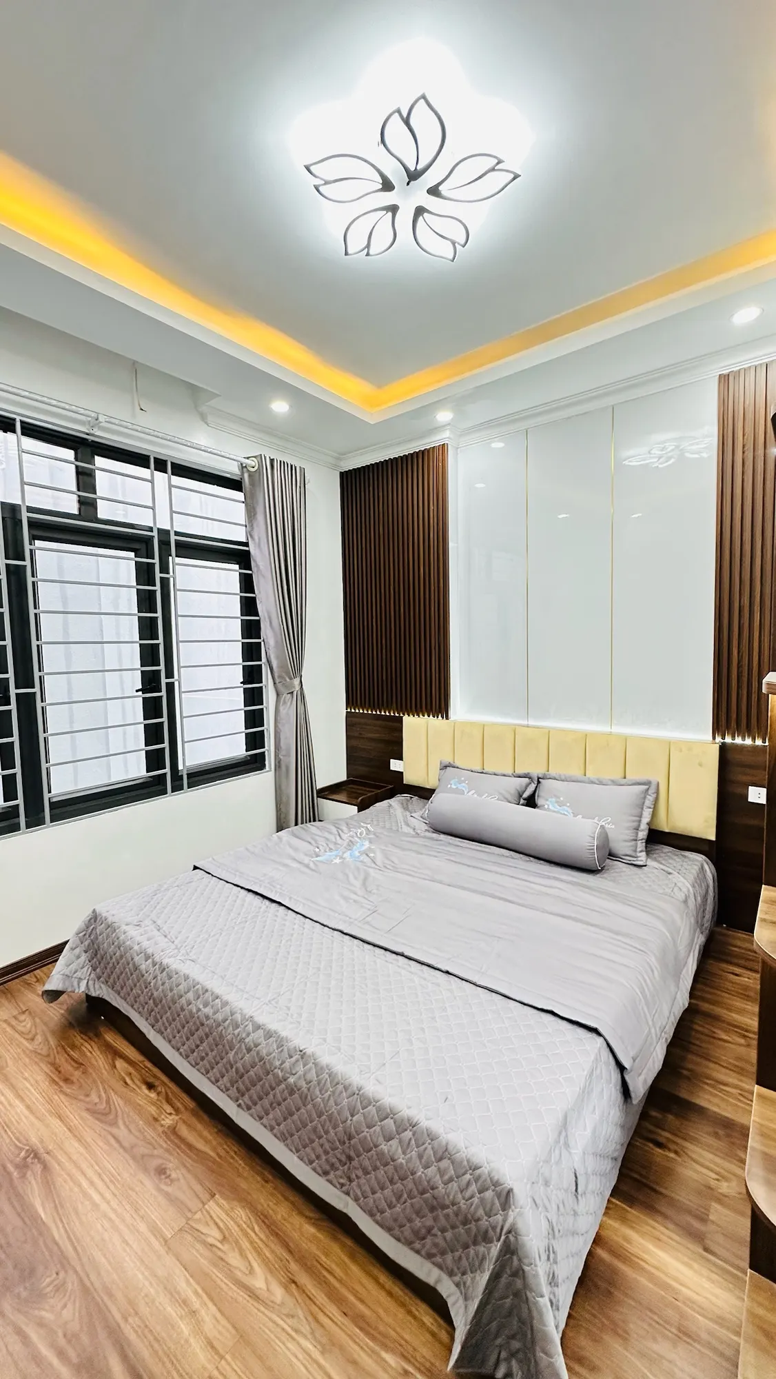 Bán Nhà Vân Đồn 34m2.  5 tầng. mặt tiền 4. giá 7.5 Tỷ Hai Bà Trưng Hà Nội