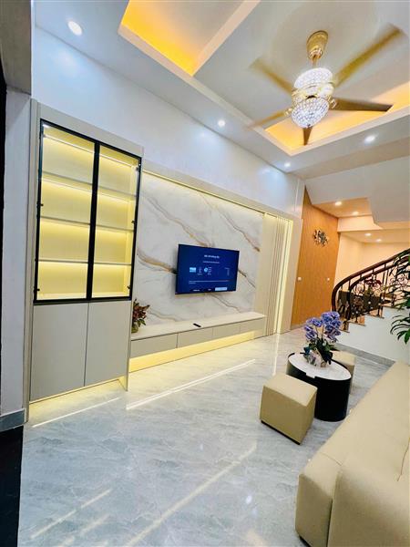 BÁN GẤP ĐẠI TỪ, HOÀNG MAI, NHÀ ĐẸP GẦN PHỐ NỘI THẤT XỊN, 32M2 5 TẦNG 7.9 TỶ