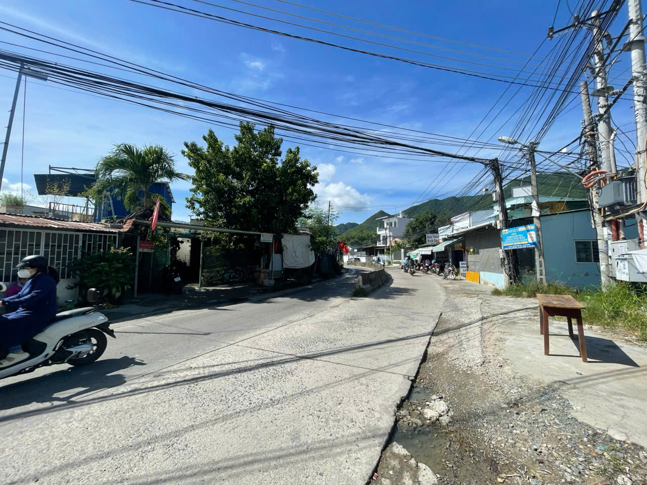 Bán Đất Mặt Tiền Phong Châu, 247m², Hướng Nam, Đường 20m – Giá Tốt