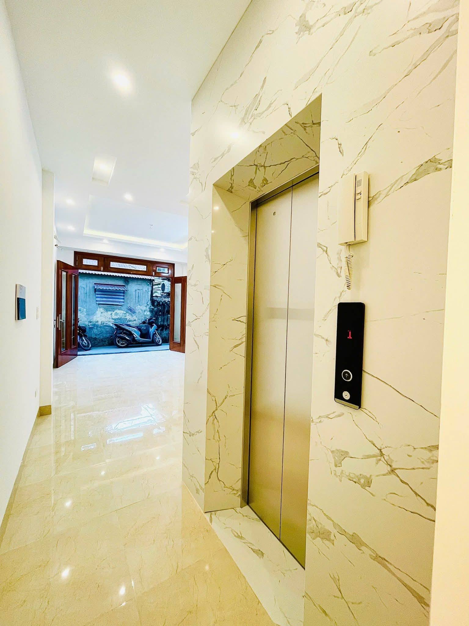 Nhà Phố Đại Từ-47m*6tầng*4mMT-Thang máy-Ngõ ô tô, View Hồ, Kinh doanh-Giá 13,8 tỷ