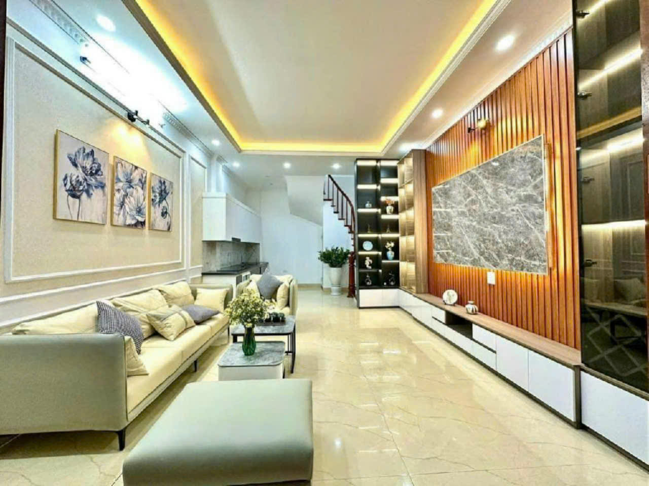 SIÊU HIẾM! LÔ GÓC 2 THOÁNG – Ô TÔ ĐỖ CỬA – THANG MÁY – KINH DOANH PHÚ DIỄN