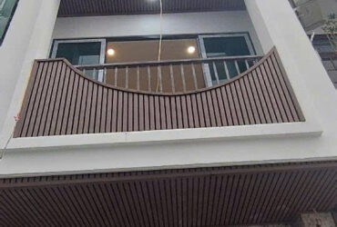 VIP NGUYỄN VĂN HUYÊN CẦU GIẤY gần phố oto thang máy nhỉnh 18ty 45m x7T.