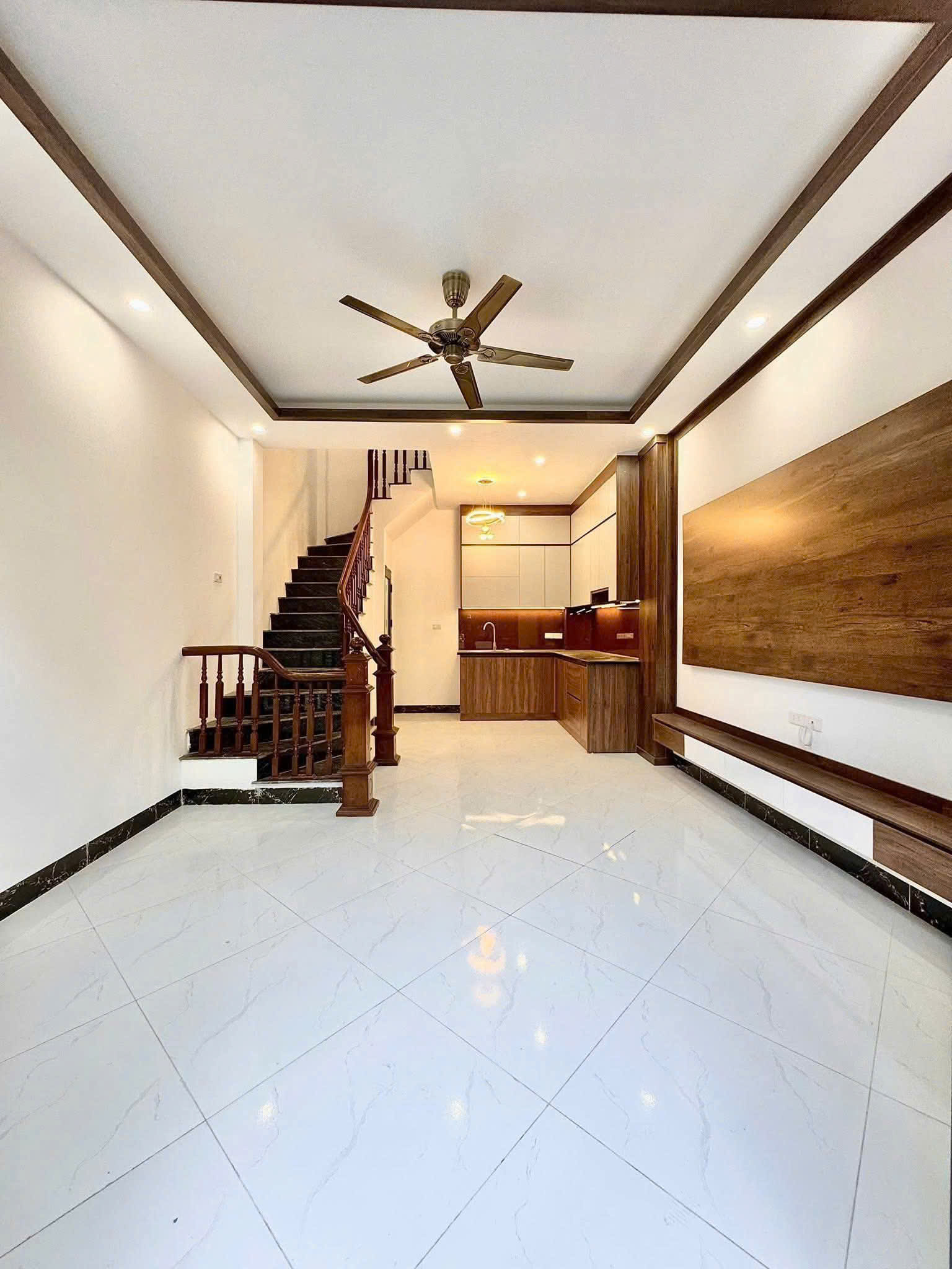 MẬU LƯƠNG – KIẾN HƯNG HÀ ĐÔNG , NHÀ MỚI NGÕ THÔNG DT KHỦNG. NHÍCH 10 TỶ