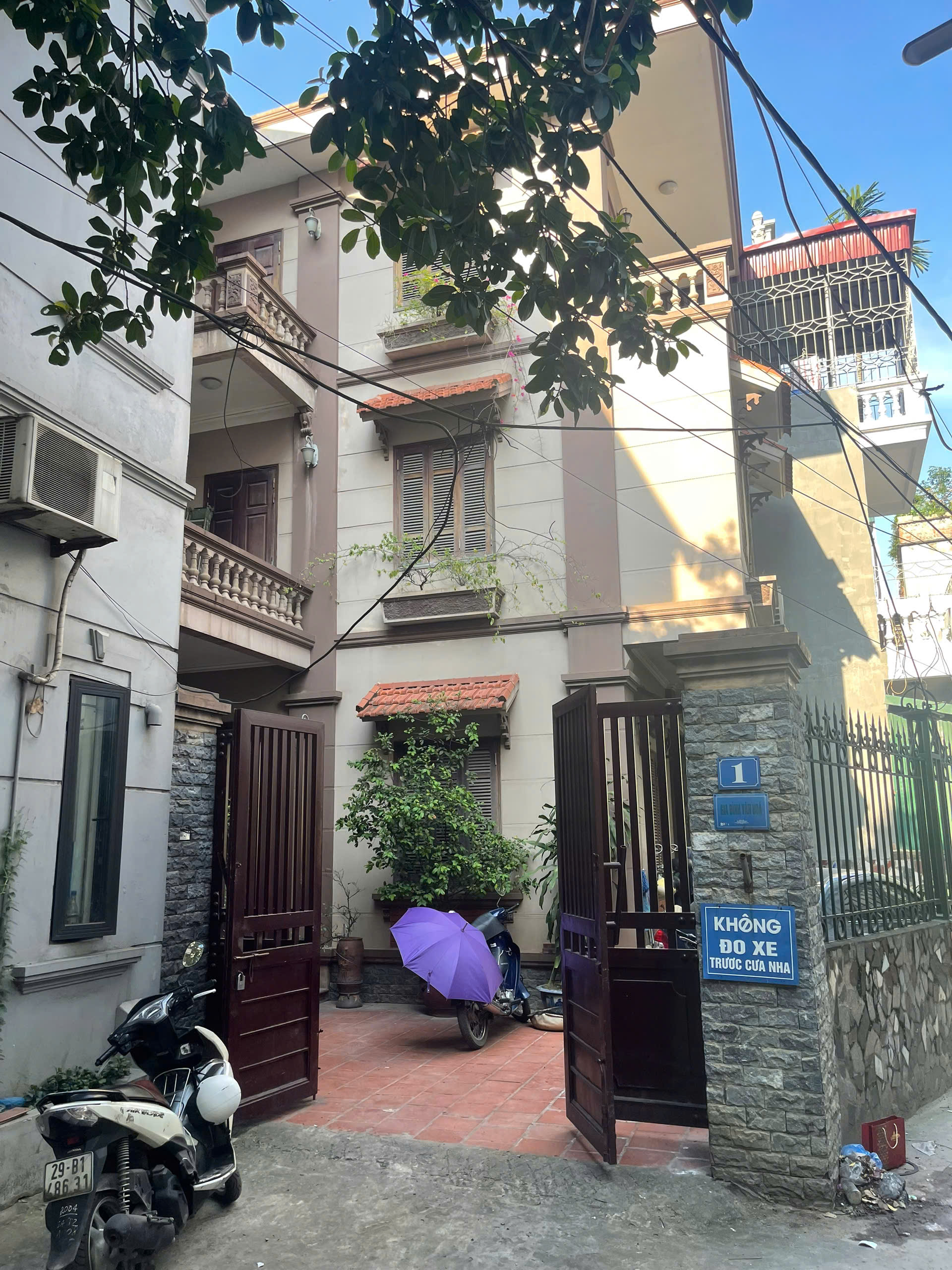 04.11.25. Bán biệt thự trung tâm Hà Đông, dt đất 130m2, gara ô tô trong sần, ngoài cửa 24/24, giá chỉ hơn 20 tỷ