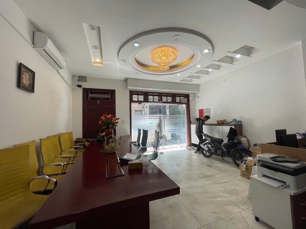 Bán nhà phố  Quán Thánh, Cửa Bắc, lõi Ba Đình DT 70m2, MT 6m, gần THPT Phan Đình Phùng