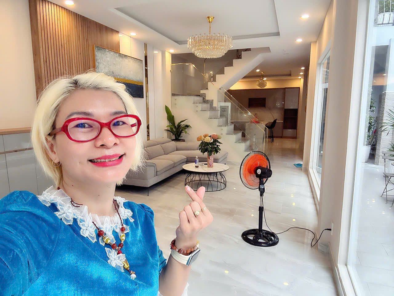 HIẾM NGANG 6M*18M – BÁN NHÀ 4 TẦNG XỊN SÒ Đ.LÊ THỊ RIÊNG, BÊN THÀNH, QUẬN 1 – CHÍNH CHỦ GIANG GIANG:0901611116