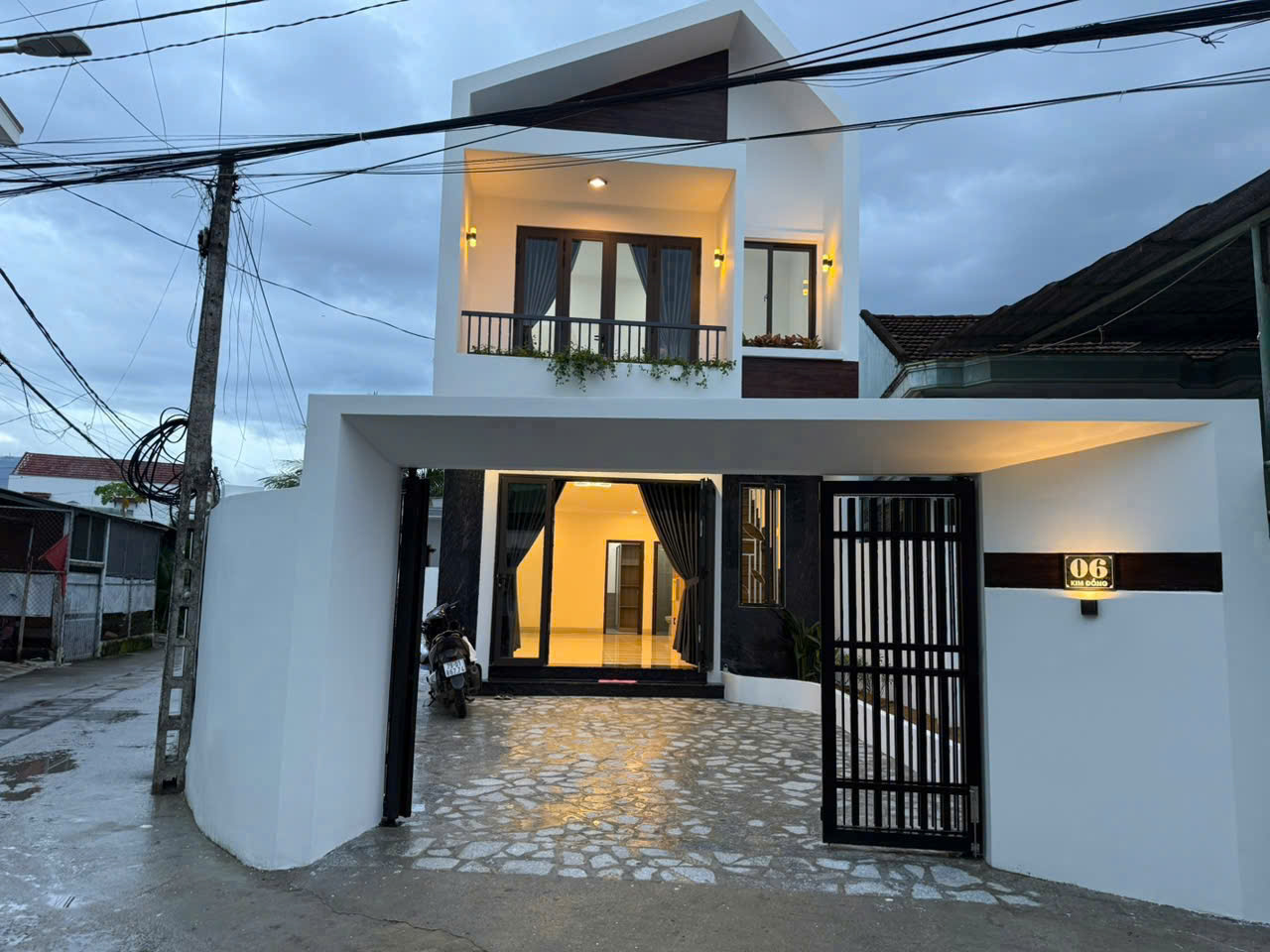 BÁN NHÀ VƯỜN LÔ GÓC 2 MẶT TIỀN NGAY THỊ TRẤN DIÊN KHÁNH