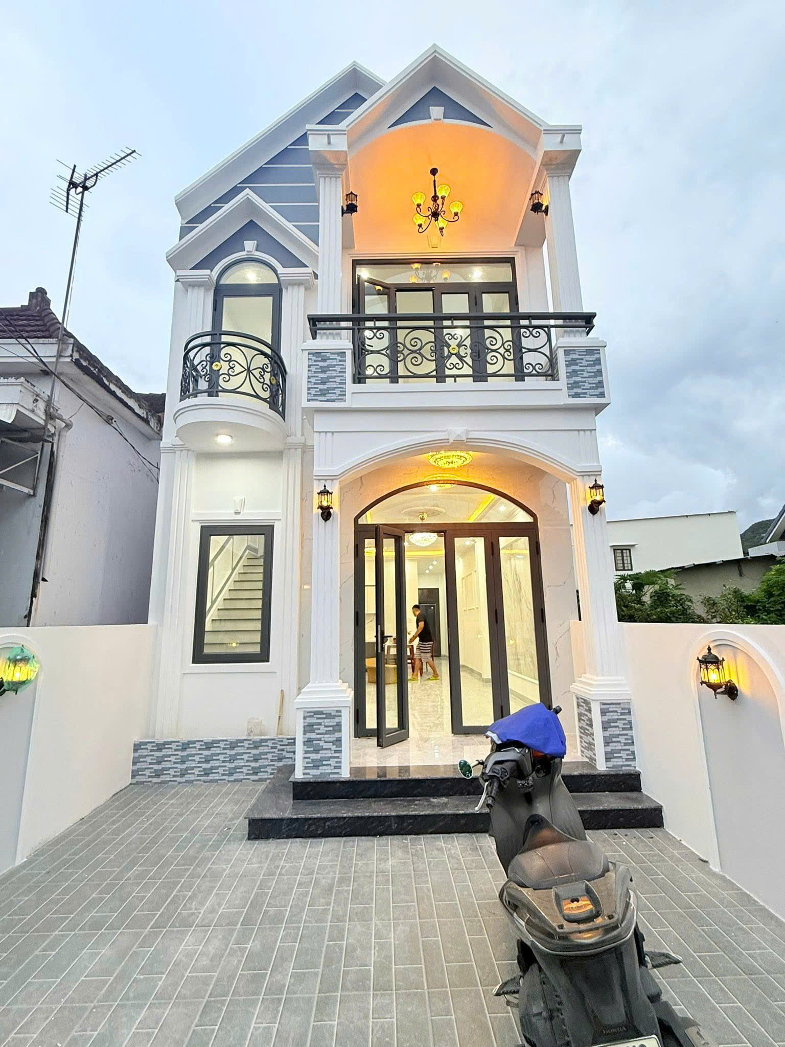 BÁN BIỆT THỰ MÁI THÁI CỔ ĐIỂN PHƯỜNG BẮC NHA TRANG.