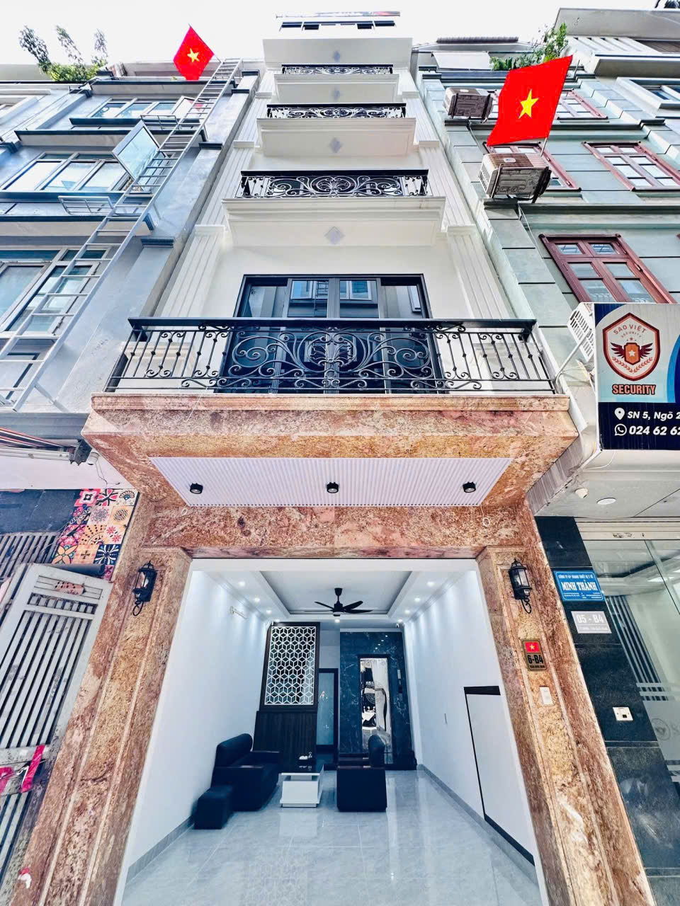 SIÊU PHẨM ! PL Trần Quốc Hoàn Cầu Giấy ngõ thông ôtô tránh 7T thang máy 45m nhỉnh 24 tỷ