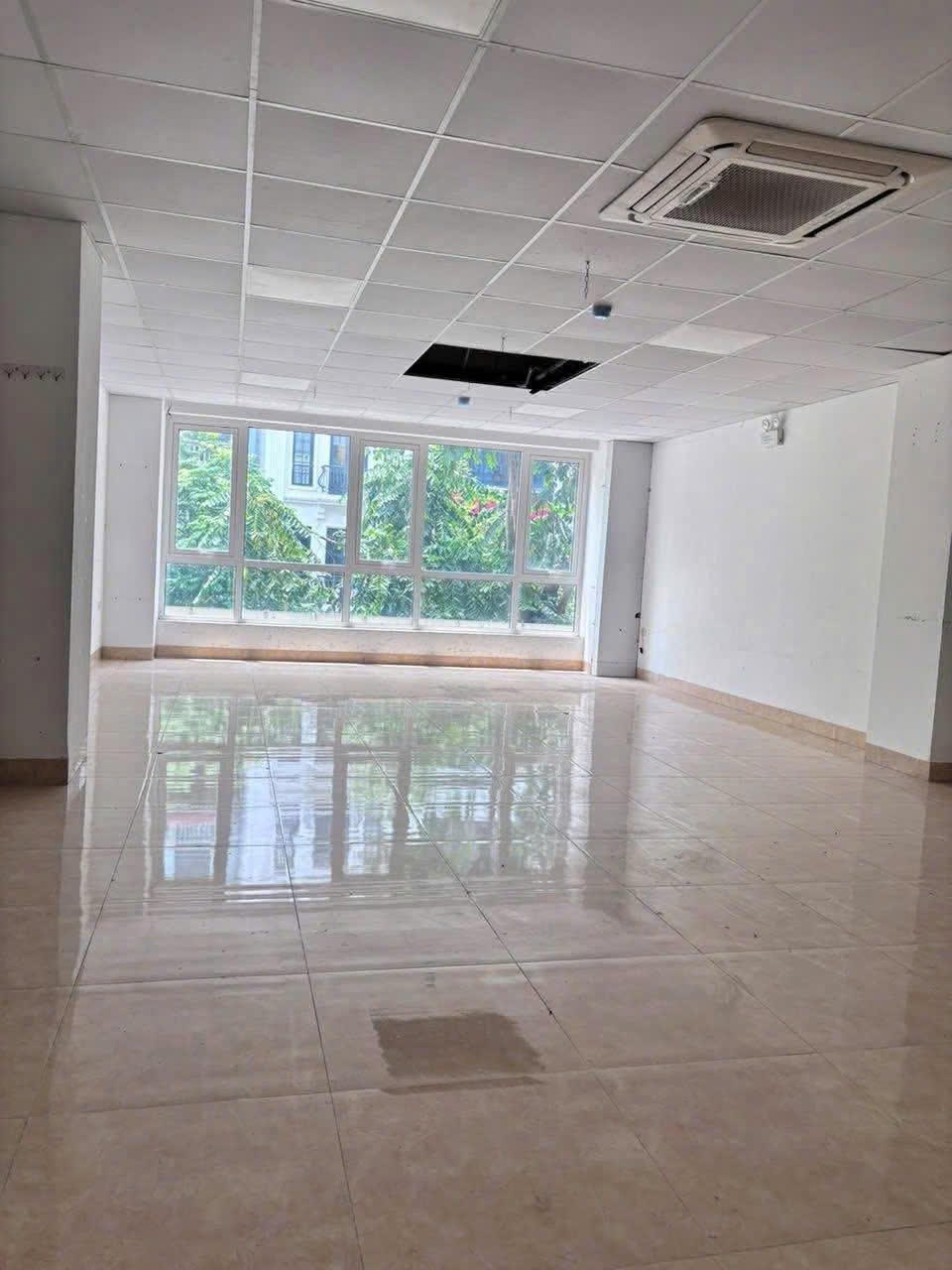 SIÊU HIẾM ! Tòa VP MP Trương Công Giai Cầu Giấy vỉ hè oto tránh KD thang máy 100m x7t giá 63 tỷ TL