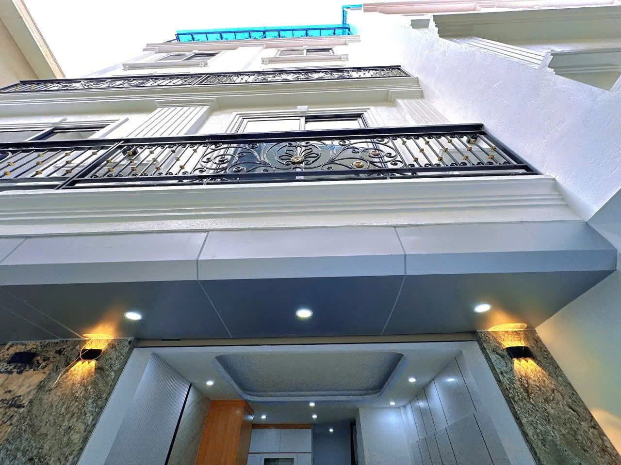 CỰC HIẾM ! Nhỉnh 11 tỷ nhà mới 6T Phạm Văn Đồng Cầu Giấy Ngón thông thang máy 35m MT 3.7m