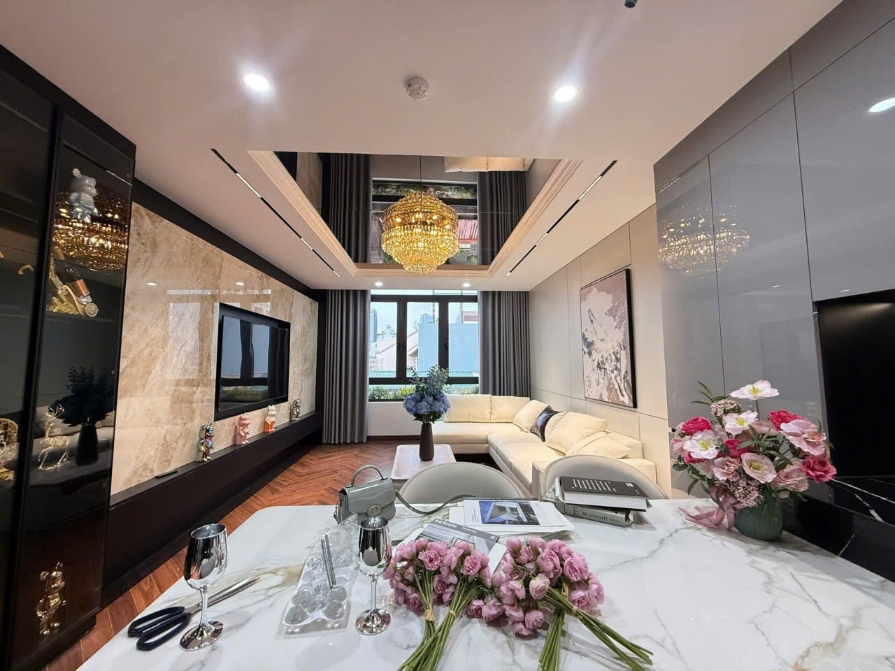 BÁN NHÀ CHÍNH CHỦ ! Xuân Thủy Cầu Giấy gần phố ngõ thông oto 56m x7T nhỉnh 28 Tỷ