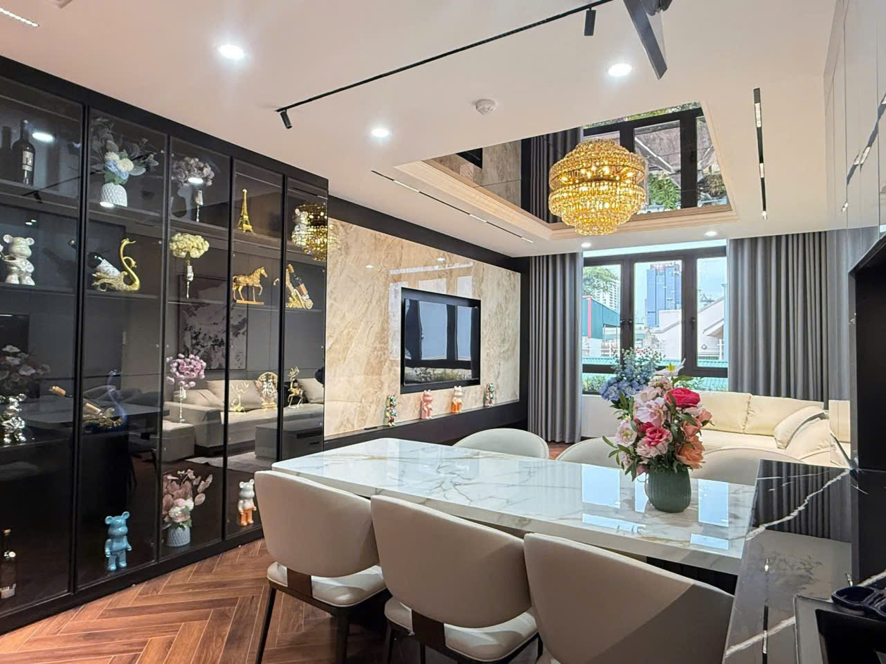 BÁN NHÀ CHÍNH CHỦ ! Xuân Thủy Cầu Giấy gần phố ngõ thông oto 56m x7T nhỉnh 28 Tỷ