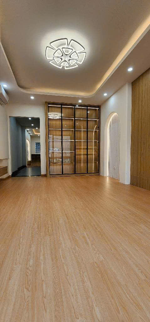 🏡 NHÀ ĐẸP NGỌC LÂM – Ô TÔ ĐỖ CỬA – GẦN MIPEC & PHỐ ẨM THỰC,