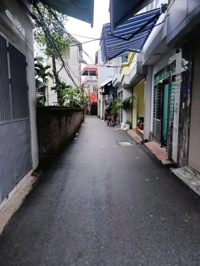 BÁN ĐẤT TẶNG NHÀ CẤP 4 TẠI YÊN BÌNH – HÀ ĐÔNG 44M2, MT 4.3M, Giá 3.85 tỷ – NGÕ OTO – NỞ HẬU –