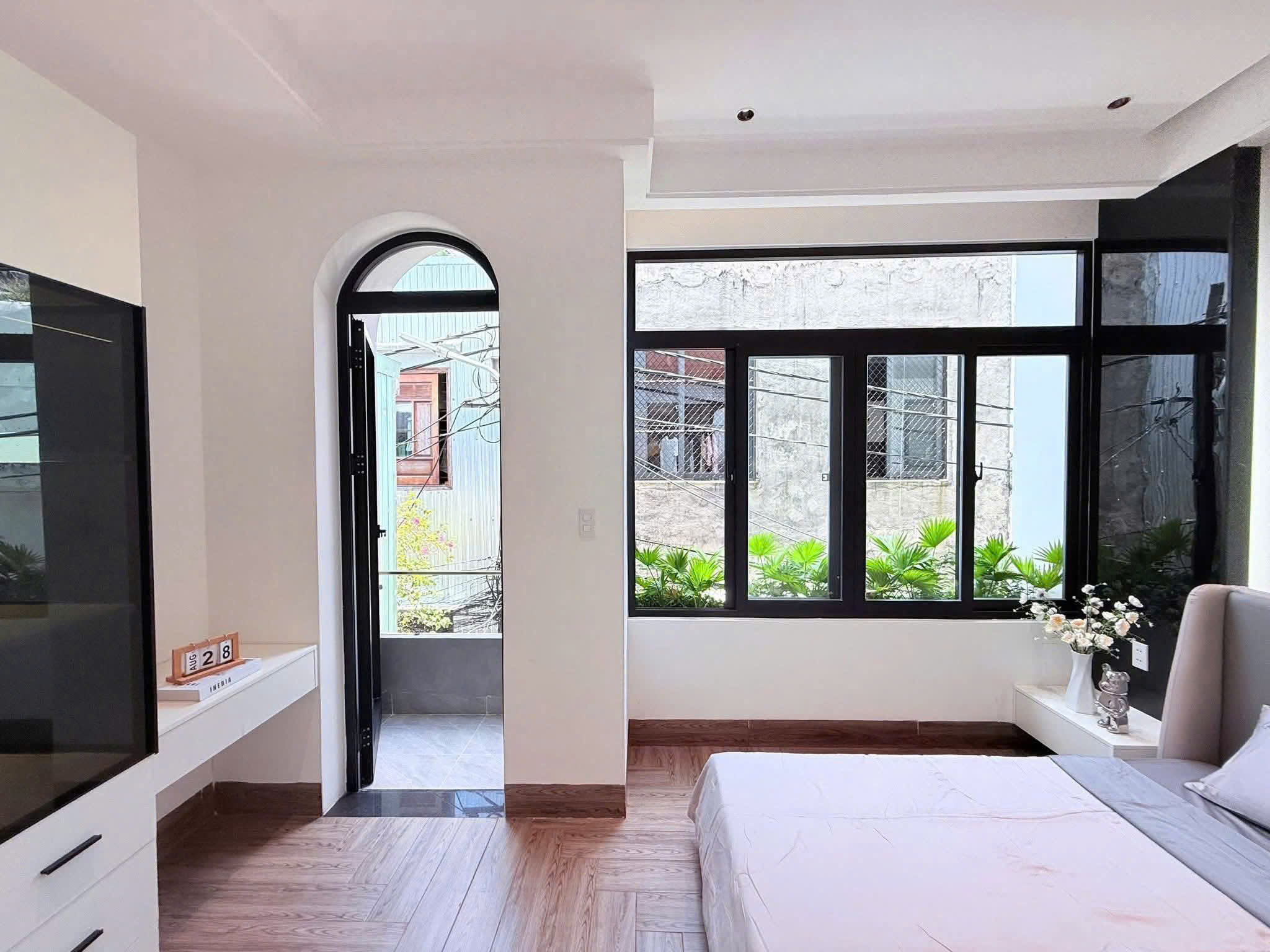 SIÊU PHẨM, BÁN NHÀ NGỌC THUY LONG BIÊN, THANG MÁY, OTO VÀO NHÀ, FULL NỘI THẤT,45M