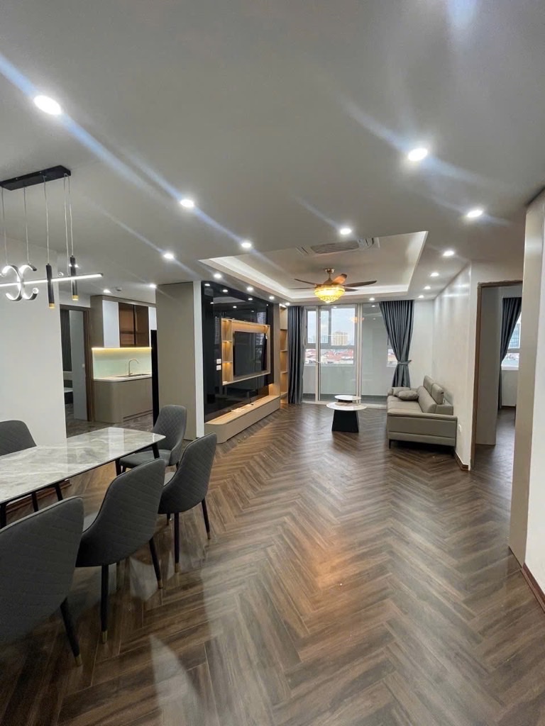 CC VINACONEX KHUẤT DUY TIẾN DT 108M 3 NGỦ 2 WC GIÁ 9,160 TỶ