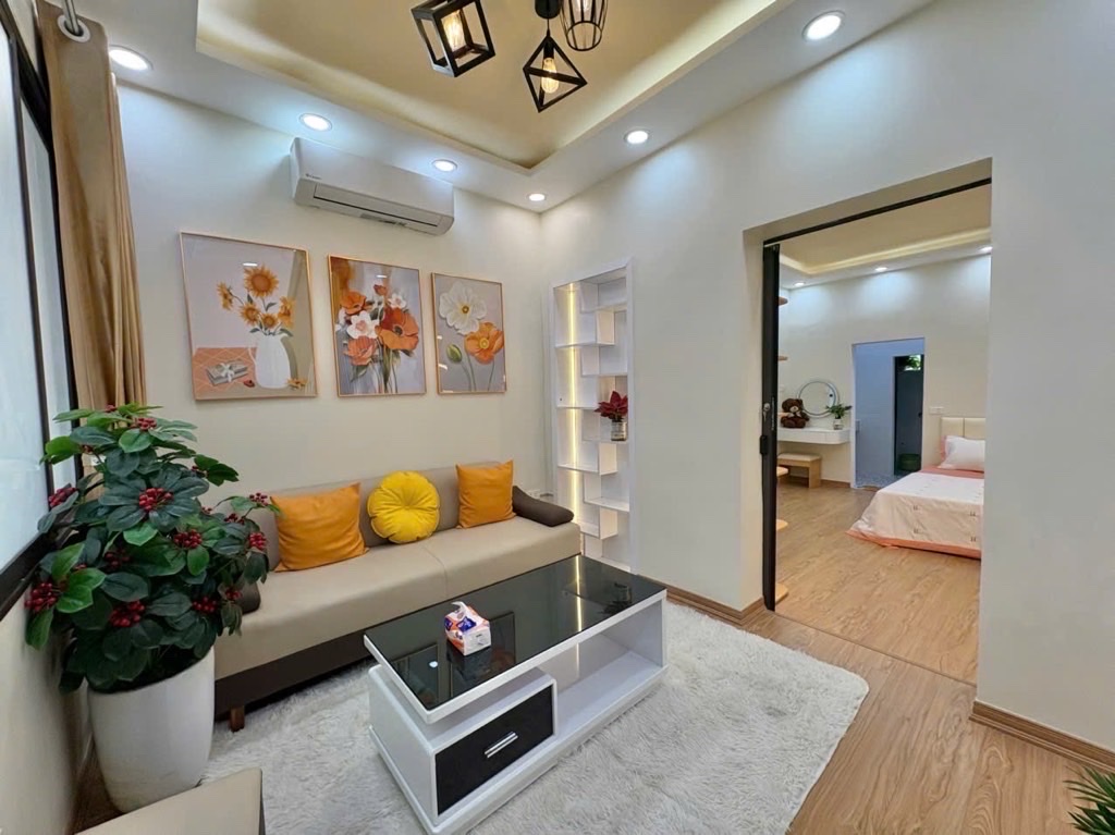 TẬP THỂ CHÙA LÁNG DT 100M GIÁ 4,5 TỶ,Ô TÔ ĐỖ CHÂN TÒA,LÔ GÓC,3 MẶT THOÁNG,NGÕ THÔNG