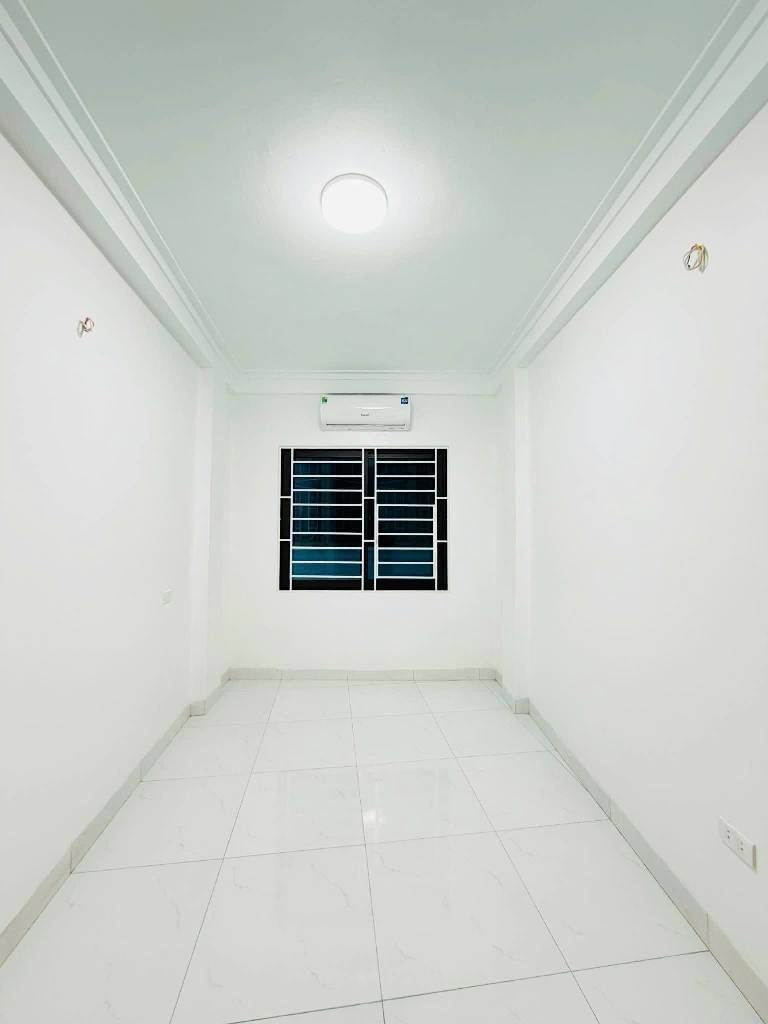 CẦU GIẤY DT 22M x4 TẦNG GIÁ CHỈ 3,9 TỶ,SỔ ĐỎ,NGÕ THÔNG,NHÀ ĐẸP DÂN XÂY