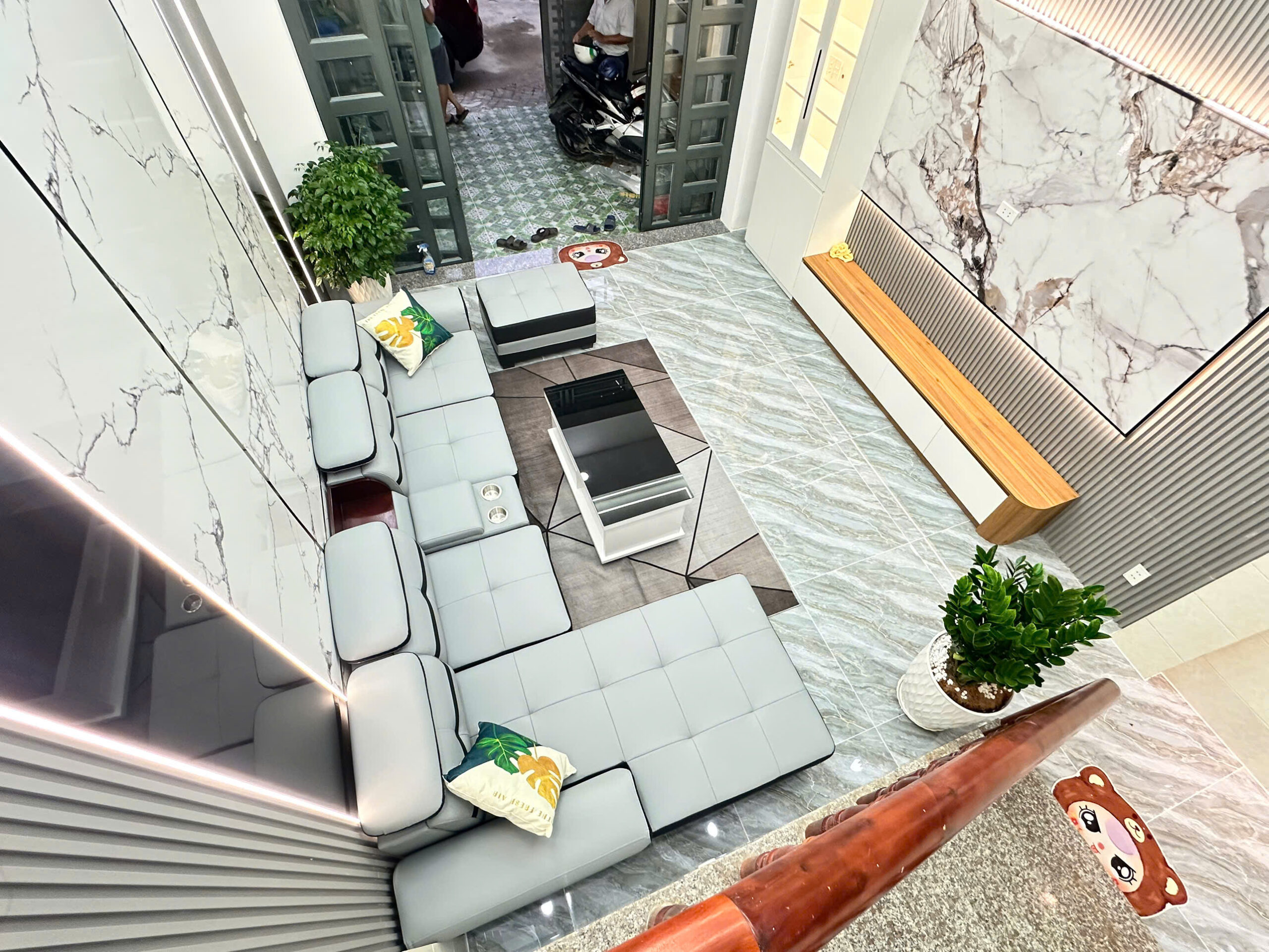 NHÀ NGANG KHỦNG 5.5X20M, 3 LẦU FULL NỘI THẤT, ĐƯỜNG LỚN THÔNG