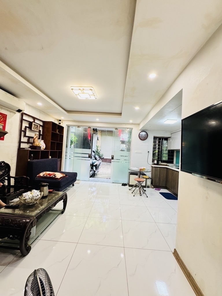 TẬP THỂ THÀNH CÔNG TẦNG 1 DT 50M GIÁ 5,350 TỶ,TƯƠNG LAI MỞ ĐƯỜNG MẶT PHỐ TO