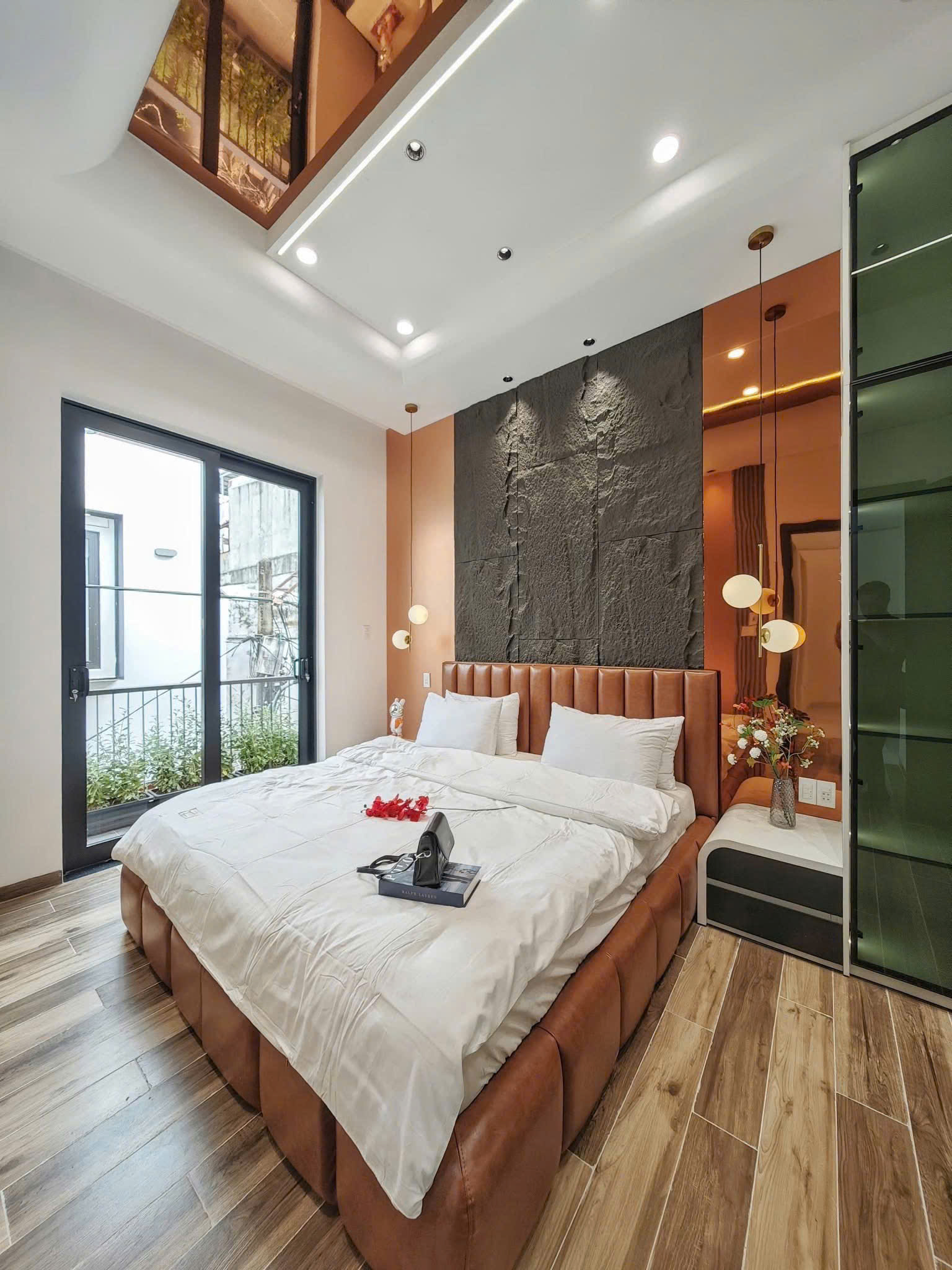 BÁN NHÀ HOÀNG NHƯ TIẾP LONG BIÊN,OTO,THANG MÁY,FULL NỘI THẤT,NGÕ THÔNG 48M