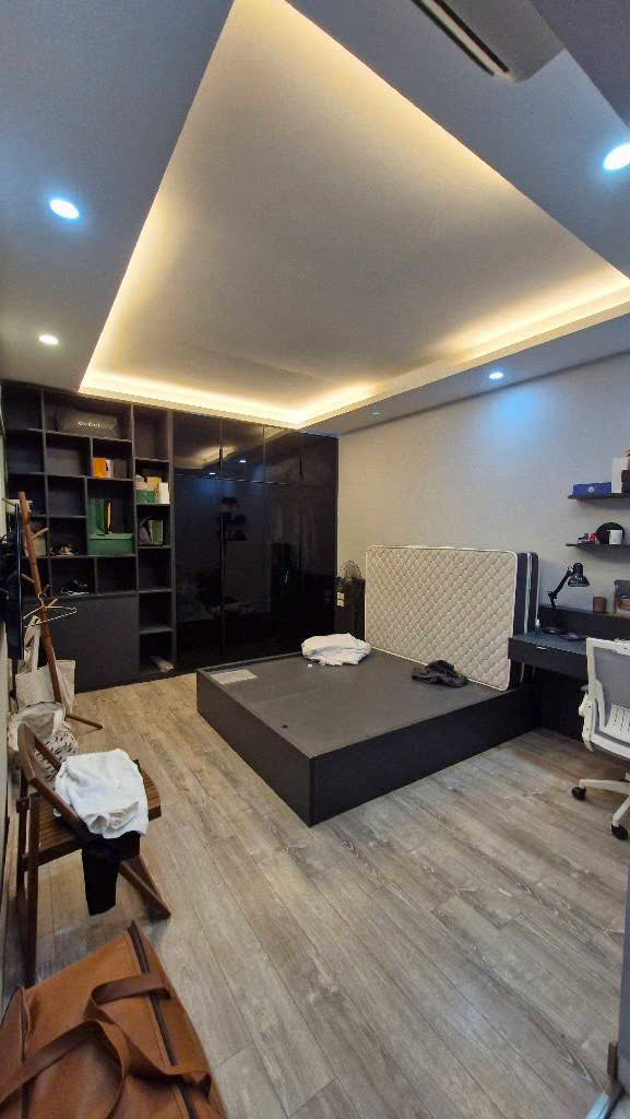 BÁN NHÀ GIA QUẤT LONG BIÊN, OTO, NGÕ THÔNG,Ô CHỜ THANG MÁY,DÂN XÂY,45M