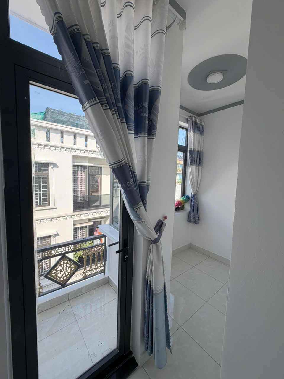 Bán nhà 3 Tầng P.Trấn Biên,SHR hoàn công,đường 2 xe hơi,kế bên chợ Bửu Long