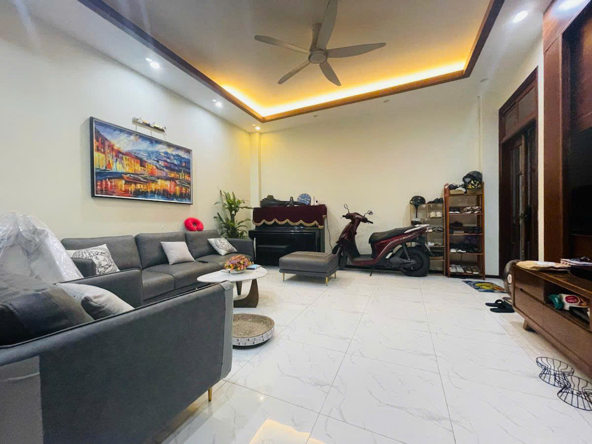 CHỦ CẦN THANH KHOẢN – HẠ CHÀO 1 TỶ – BÁN GẤP NHÀ PHỐ TÂY SƠN! 
44m² – 6 TẦNG THANG MÁY – HAI THOÁNG – CÁCH PHỐ 10M – Ô TÔ ĐỖ CỔNG  – GIÁ SIÊU HỢP LÝ: 14.5 TỶ