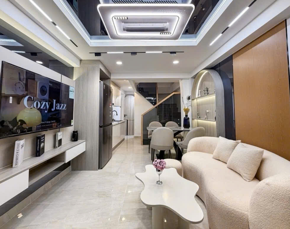 Nhà mới đẹp Cách Mạng Tháng Tám – Quận 3 – 67 m2 – 4 Tầng Sân thượng – 4.89 tỷ