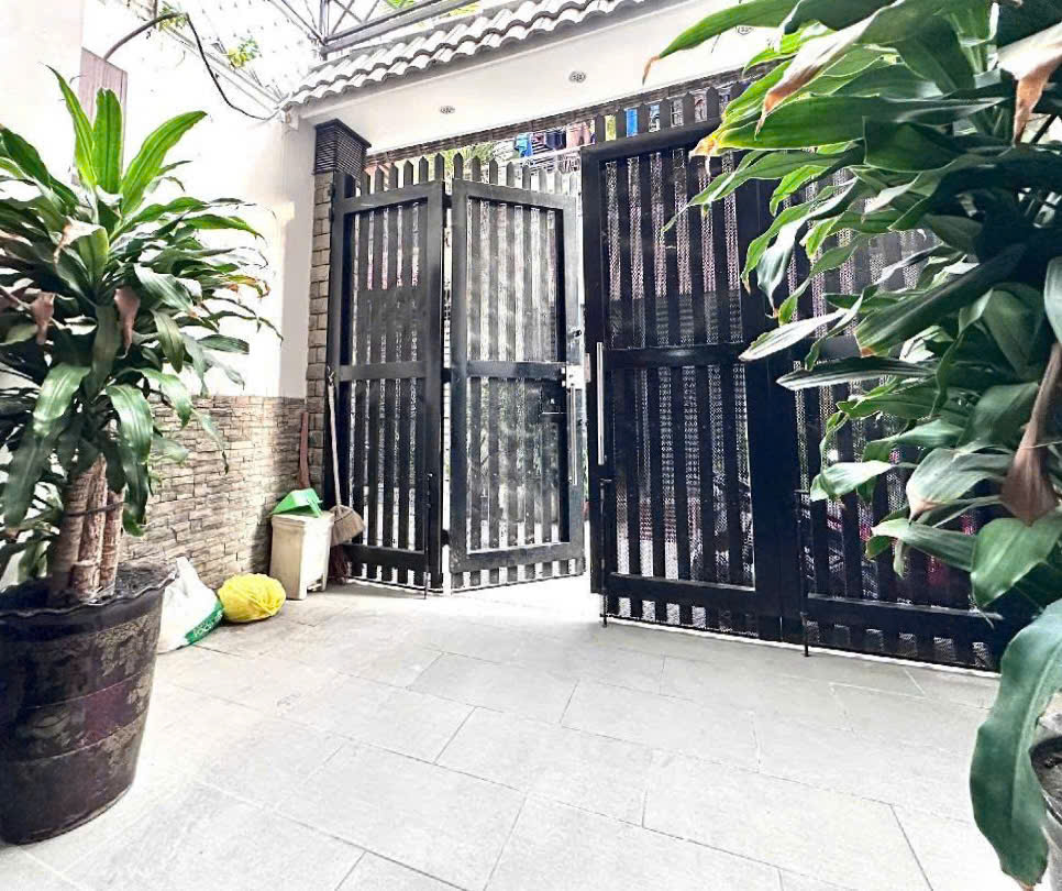 Nhà đẹp ngay Ngã Tư Bảy Hiền – QUẬN TÂN BÌNH – 4.3 x 14 m Vuông – 5 Tầng – 8.5 tỷ