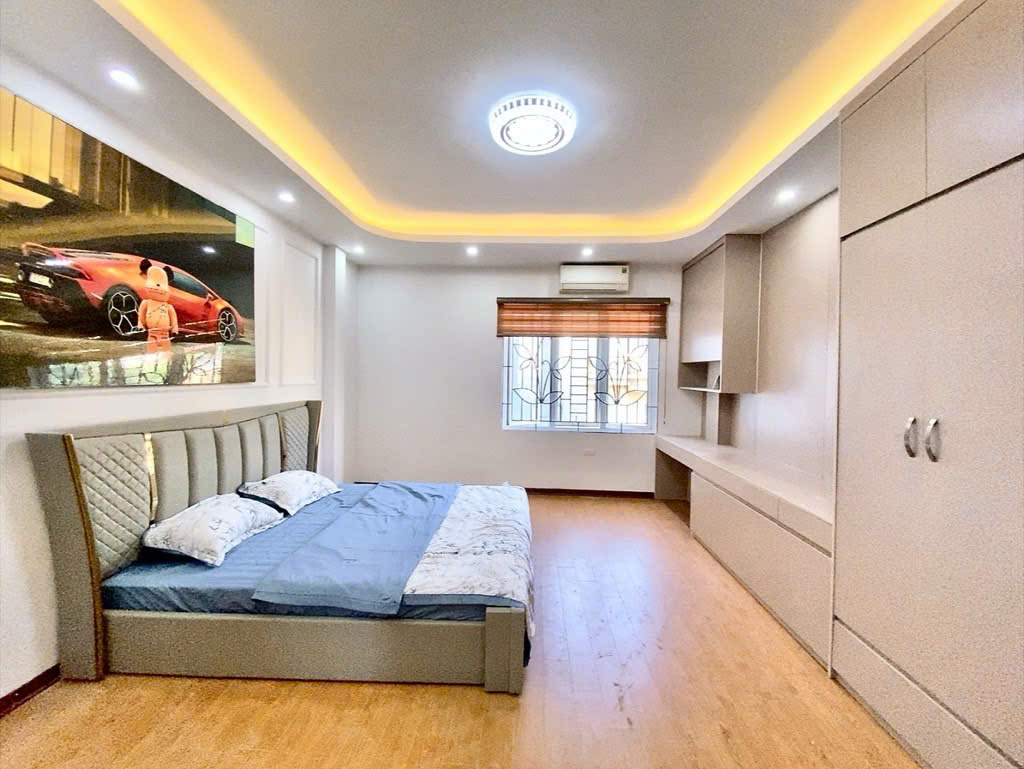 ĐA SỸ KIẾN HƯNG 32M _ 5 TẦNG FULL NỘI THẤT _NGÕ THÔNG _15M ÔTÔ TRÁNH _VIEW KĐT LUXURY NHỈNH 8 TỶ _ 50m RA NHÀ VĂN HÓA ĐỖ XE NGÀY ĐÊM,GẦN CHỢ ,TRƯỜNG HỌC