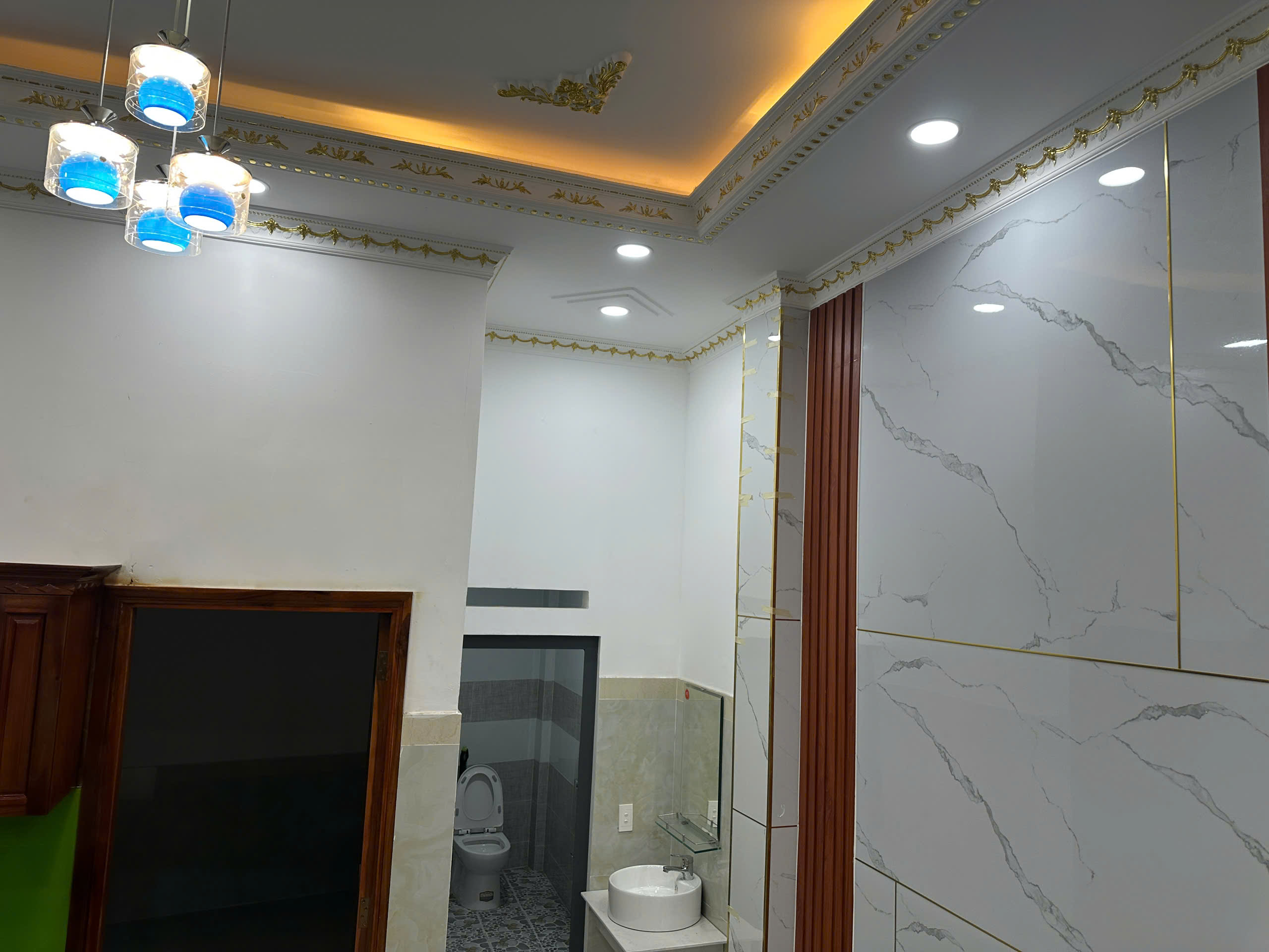 Bán nhà 3 Tầng Long Bình Tân,SHR hoàn công,đường 2 ô tô,gần BV SingMart