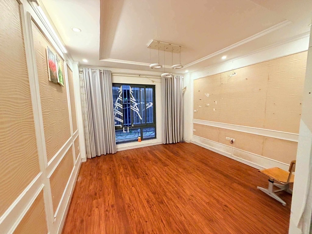 THỤY KHUÊ DT 31M x6 TẦNG 8,4 TỶ NGÕ THÔNG BA GÁC TRÁNH,60M RA HỒ